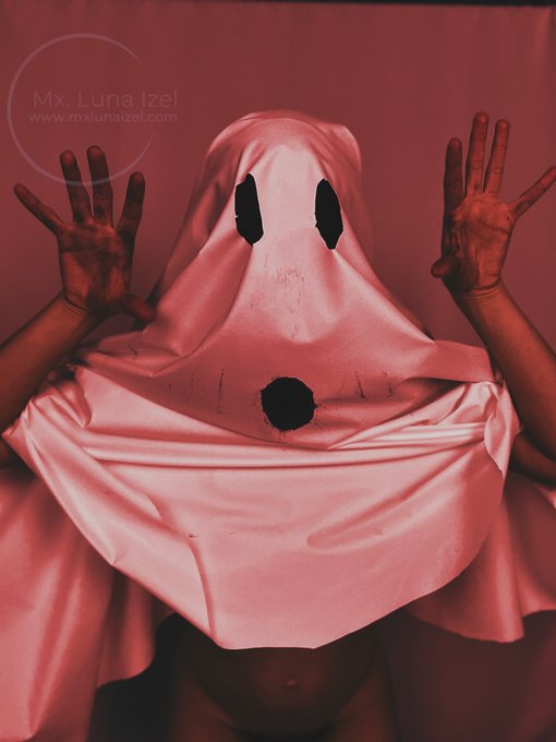 Happy Halloween! I hope you get freaky and freaked. https://t.co/qmhrhovM9T<a href="/tag/newprofilepic"class="tags"><span>#newprofilepic</span></a>