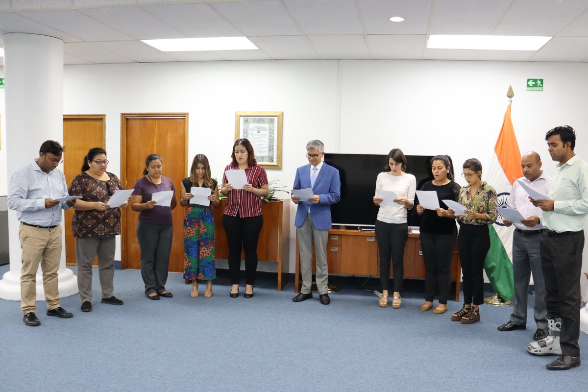 IndiainPanama's tweet image. On #NationalUnityDay, employees of the Embassy of India, Panama pledge to work with sincerity, integrity &amp;amp; security of the nation.
#RashtriyaEktaDiwas #unityday2022  #IntegrityPledge 
@MEAIndia