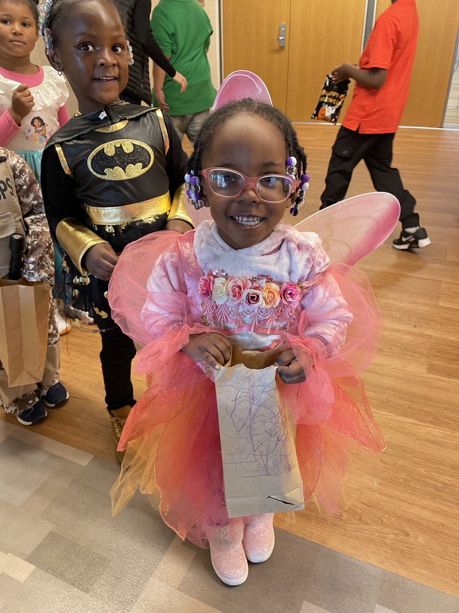 KMunrett's tweet photo. MLK Indoor Trick or Treating! Fun was had by all https://t.co/KzYplAVdEi