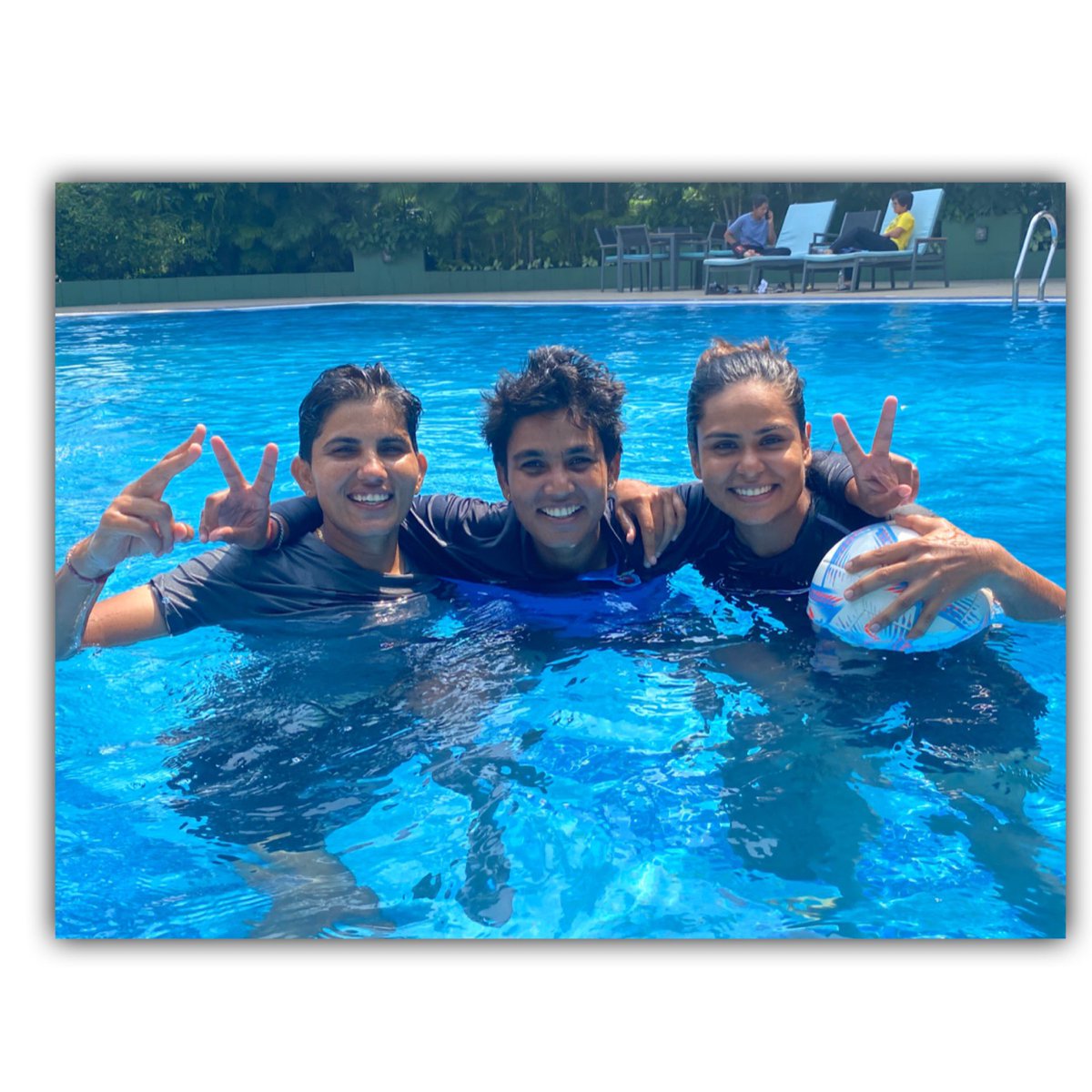 soni_yadav25's tweet photo. 💙✌️
#soniyadav #indianwomencricketer #india #friends #throwbackmemories #surat #poolsession🏊 https://t.co/LnSKqt8NJ9