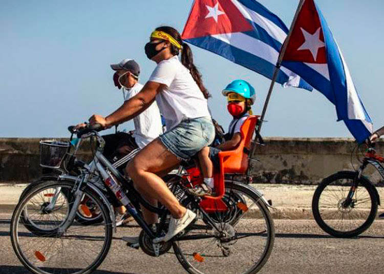 Desde la @UJCdeCuba un saludo especial iniciando la semana... 📌📌📌 Recordemos el llamado de nuestro Presidente @DiazCanelB en el Pleno de la organización: 'Poner por encima de todo en todos los lugares el aporte colectivo que todos podemos hacer al desarrollo del país'. #Cuba