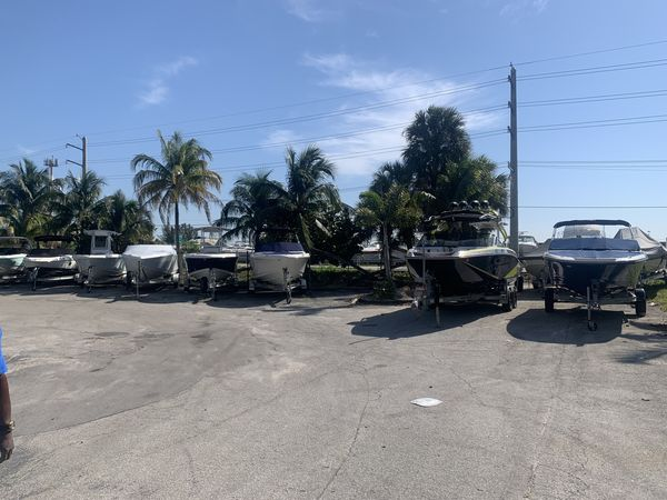 BanyanBayMarina's tweet photo. Got your new vessel from the Boat Show? Banyan Bay is the perfect place to store that new vessel.
We have Wet, Dry and boat on trailer storage available.
Email us for an estimate : banyanbaymarina@gmail.com
#banyanbaymarinecenter #banyanbaymarina #daniacutoffcanal #fortlaud https://t.co/NBKkSI8RPV