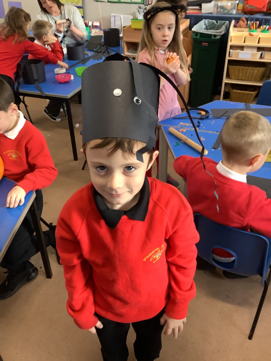 MrsPringleSPS's tweet photo. Halloween fun in P1/2 today! https://t.co/EUc7sH14Hc