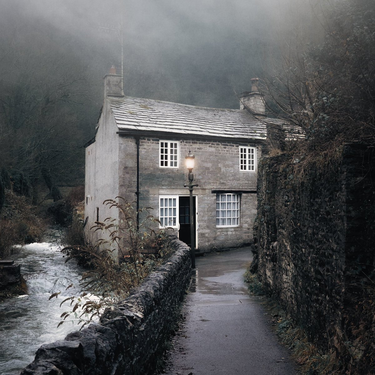 peaklass (@peaklass1) on Twitter photo The village of Castleton in the Peak District, looking at its spooky best in the dusk, the lamplight beckoning you out of the weather and away from the roaring froth of Peakshole Water towards the safety of the cottages. <a href="/vpdd/">Visit Peak District & Derbyshire</a> The village of Castleton in the Peak District, looking at its spooky best in the dusk, the lamplight beckoning you out of the weather and away from the roaring froth of Peakshole Water towards the safety of the cottages. <a href="/vpdd/">Visit Peak District & Derbyshire</a>