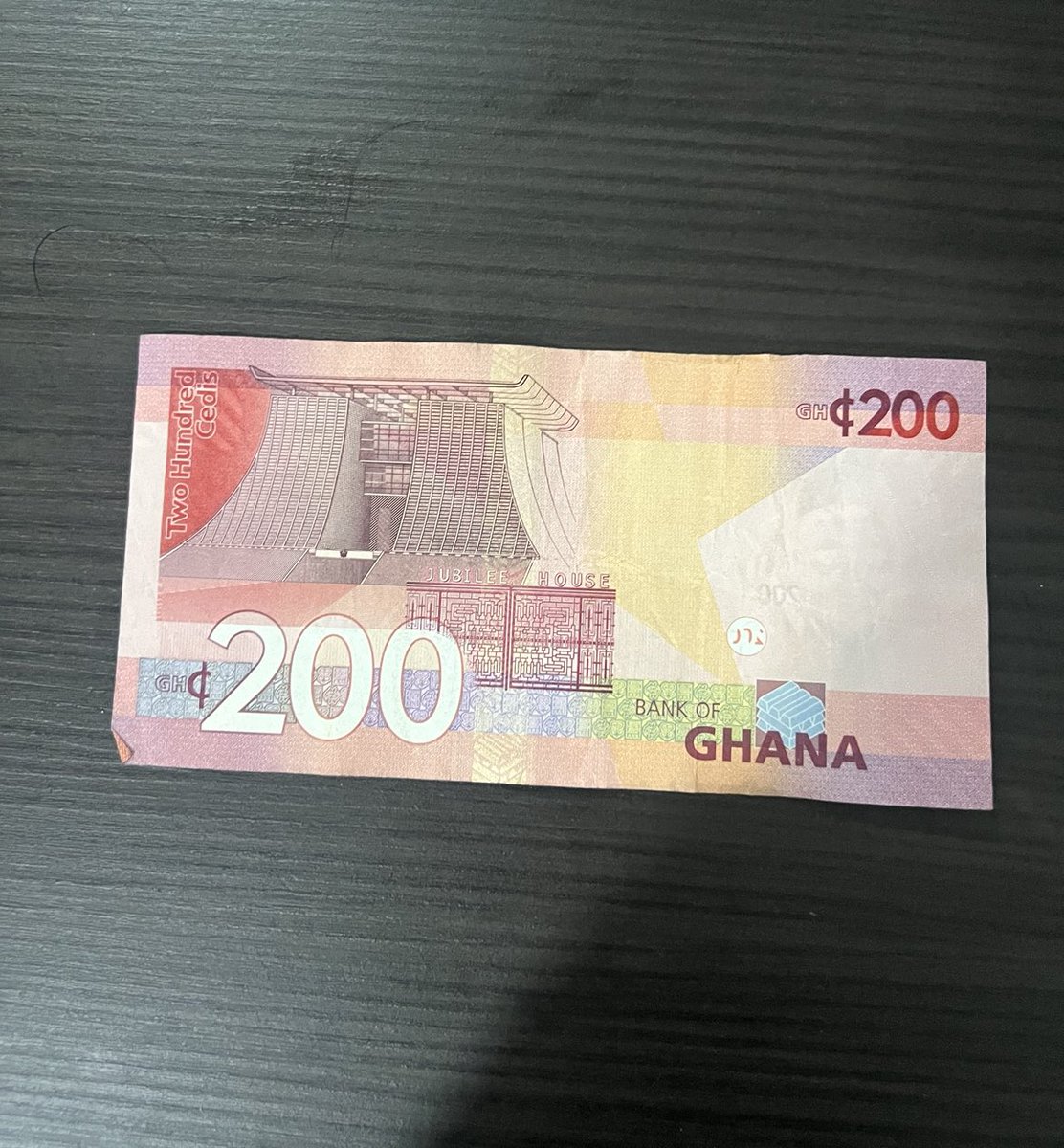 AfricanPostMag's tweet image. This money doesn’t like noise. Sika mp3 dede 😫
#AkuffoAddo #GH #lapaz #cedis #Accra