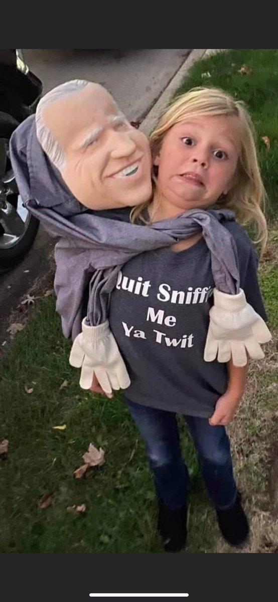 Hilarious Halloween costume. #CmonMan