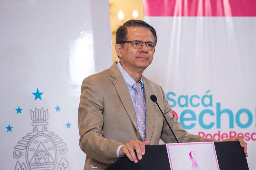 GobXiomaraHN's tweet photo. -La PAE- vamos a ponerla para las víctimas de violación porque no es un método anticonceptivo. Estamos esperando que salga de la unidad normativa para firmarlo”, @DrMatheu144, ministro de Salud https://t.co/wEeo3MUSC6