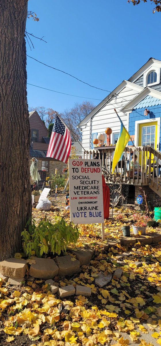 💙 Green Bay knows what's up 💙 #VoteBlue