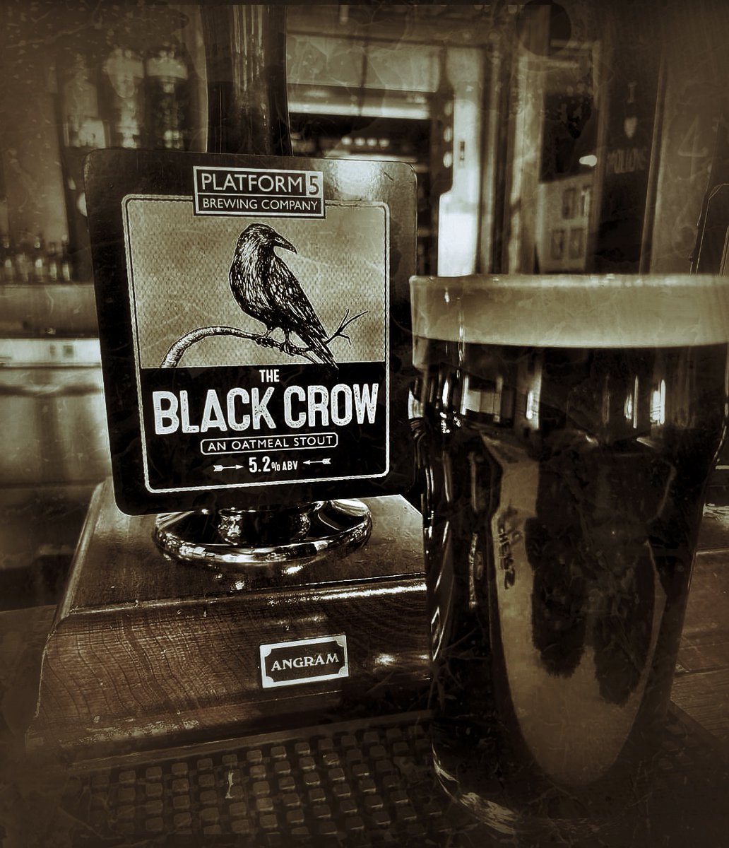 The Crow Has Landed.

#TheBlackCrow is on in #MolloysTorquay.

A banger, if I say so myself. Dark enough for All Hallows Eve. 

#OatmealStout #Stout #Halloween #CaskAle #Torquay