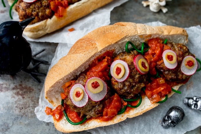 FoodRhythms's tweet photo. Kitchen Sanctuary's Halloween Recipes
Magazine: https://t.co/0PbkWIR00w
By: https://t.co/VurHe4RwQ2
@KitchenSanc2ary #foodrhythms #Halloween #Halloween2022 #HALLOWEENPARTY #desserts #sweets #cupcakes #Sandwich #donut #foodlover #godfood #RecipeOfTheDay #recipes #PicOfTheDay https://t.co/y6J7zmHai1