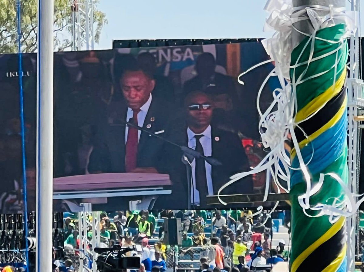OliverChinganya's tweet photo. Previlged to deliver a statement on behalf @ECA_OFFICIAL at the dissemination of preliminary results for 6th PHC at a packed stadium in Dodoma...citizen engagement...along with the President. Dissemination of a digital census was 55days after the last day of enumeration...Hongera https://t.co/Dl7FRPGOLK