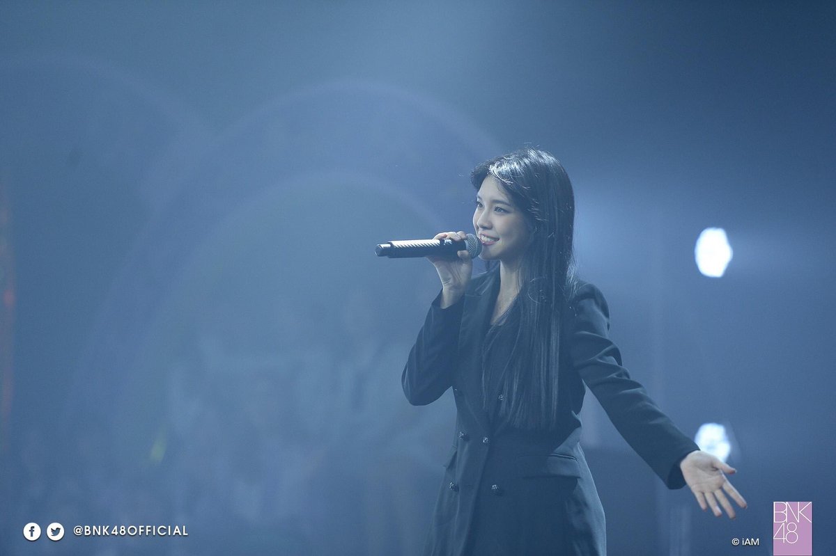 CherprangFCTH's tweet photo. Up and down ~ ⬆️⬇️

🔗 https://t.co/5ja7qurZG6

#ItsLifePerformance
#CherprangBNK48 
#CherprangAreekul https://t.co/dwaCwXBAQE