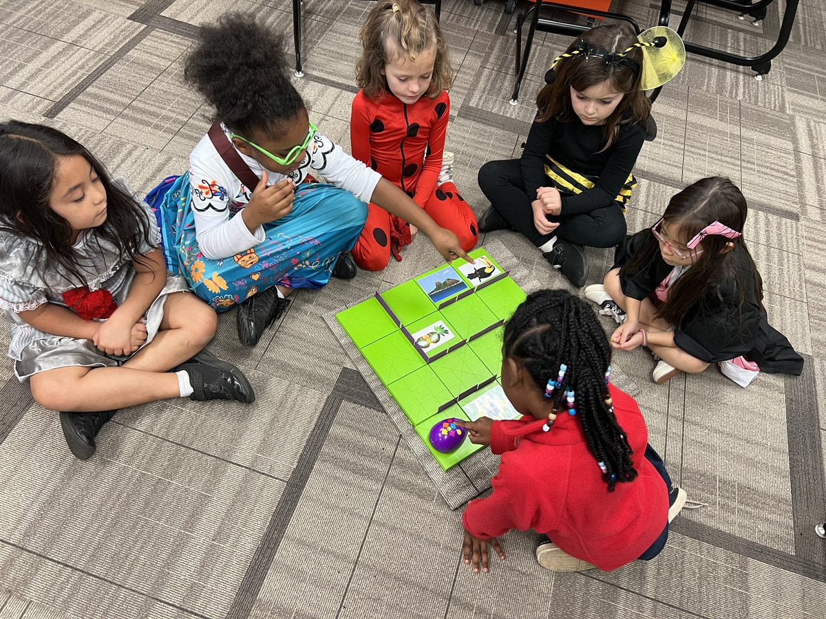 MBA Tech (@gronowski_maria) on Twitter photo Ss in <a href="/lbeck_laura/">π Beck's First Grade π</a>βs class used Colby and Jack to code to different symbols for Brazil to go along with their PBL. <a href="/MaryBAustin/">Mary B. Austin Elementary</a> Ss in <a href="/lbeck_laura/">π Beck's First Grade π</a>βs class used Colby and Jack to code to different symbols for Brazil to go along with their PBL. <a href="/MaryBAustin/">Mary B. Austin Elementary</a>