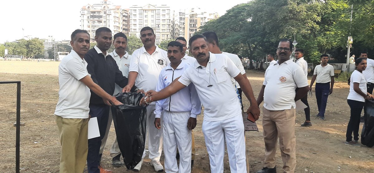MYBHARATNavsari's tweet photo. Clean India Concluding Program on 31st Oct 2022 with Homeguard team members from various blocks #CleanIndiaCampaign2022 #cleanindia2022 @CollectorNav @Anurag_Office @DdoNavsari @Hiren171120 @TheManishaShah @Nyksindia https://t.co/ikhZBD1wRu