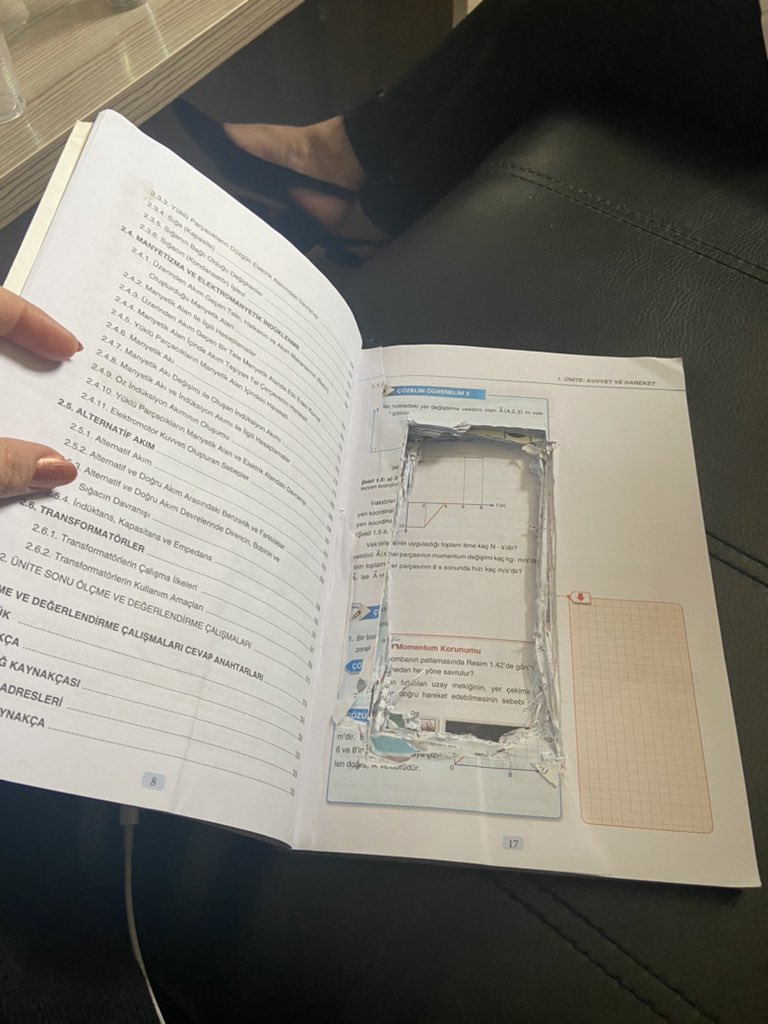 Disipline gelen suç unsuru.Öğrenciyi tebrik edip telefonunun geri verilmesine karar verdik