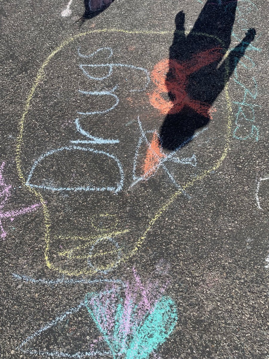 shixon15's tweet photo. HBS celebrated life with fun activities and pledged to live drug-free for Red Ribbon Week! #HBSPride #HESDPride https://t.co/h1TZOFZnNq