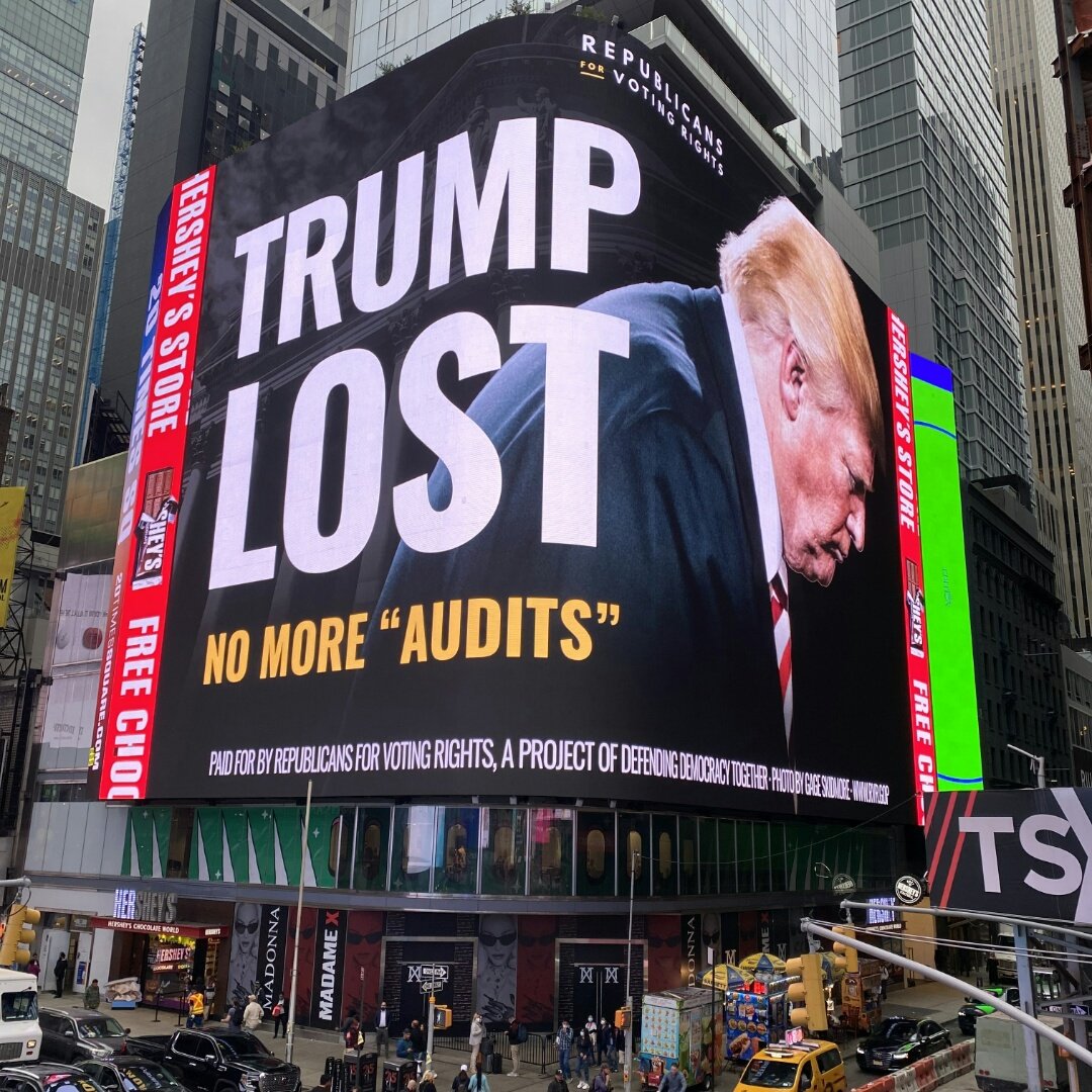 KINGTRUMPUSLIAR's tweet photo. Which would you rather donate to $20 a month to someone that tweeted that bullshit horrible stuff over to Hillary Clinton or 20 on out to the ACT blue for Nancy work and the rest of the #demteam..
#LETSWINITAGAIN https://t.co/R2kvF5mxjU