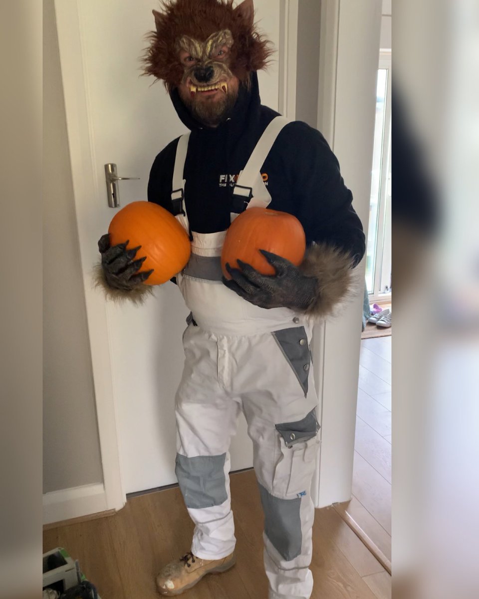 BardallDecor's tweet photo. I’ll huff… and I’ll puff… and I’ll brush your house in… grey, magnolia, whatever colour you want. 

🐺🌕🎃

#Halloween https://t.co/Um0TQmP47g