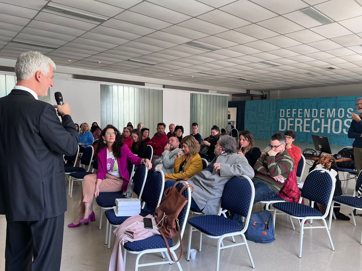 asalvatelli's tweet photo. ⚖Hoy en el curso sobre Derecho Administrativo de @DefensoriaCABA tuvimos un invitado especial para conversar sobre el “Proceso Contencioso  Administrativo en la Ciudad”, muchas gracias @gscheibler https://t.co/JEzJbQ96jl