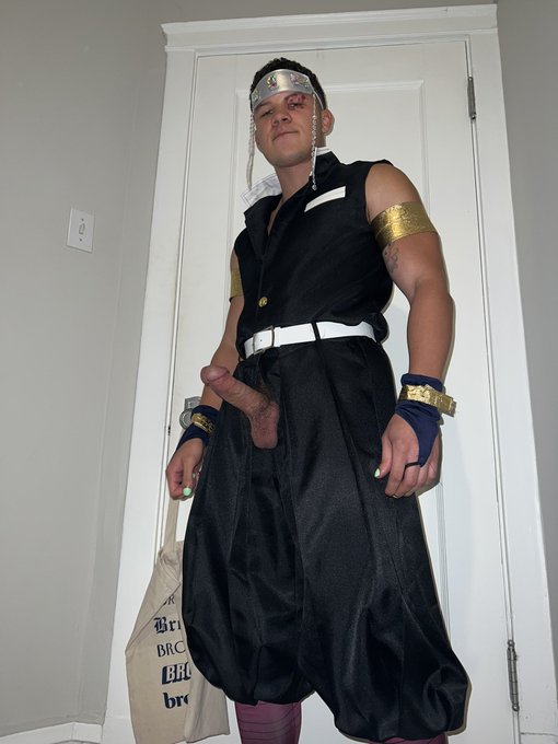 where are my wives when I need em 👀 https://t.co/5PAVzzH8u2