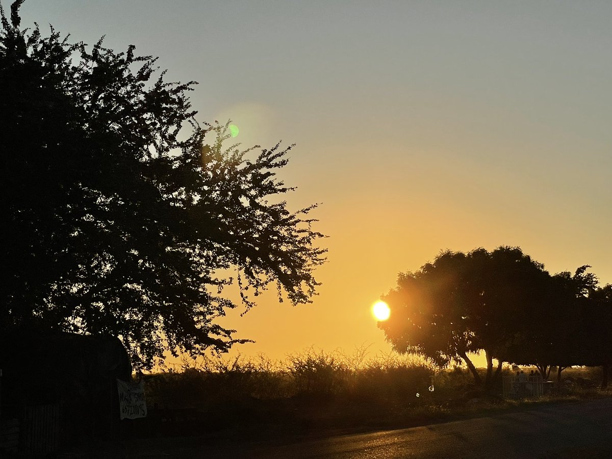 pitacontre's tweet photo. El atardecer.. mi color favorito.
#PuroSinaloa https://t.co/d9HM86DpX8