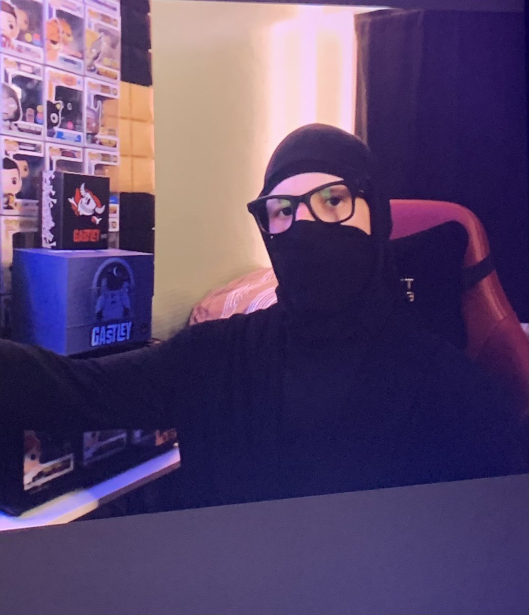 fastmode24's tweet photo. Happy Halloween! 👻🎃👻 Live On @FacebookGaming @YouTubeGaming @trovolive & @Twitch with @FortniteGame then into some @RockstarGames GTA5 Online! #fastmode24 #live #streamer #ninja #Halloween https://t.co/I93fS4lm81