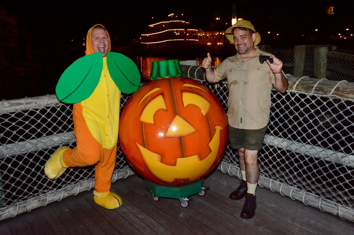 MicKyaraben's tweet photo. Happy 25th Anniversary @OpinioN8ly may you never get tired of my obsession with matching outfits, couple costumes, and "dad" jokes. https://t.co/k8aOVXU9Cr