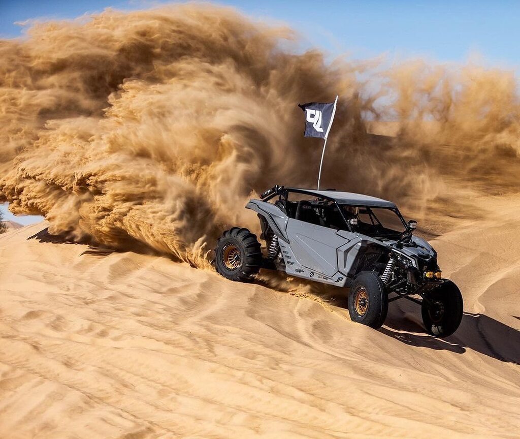 UTVGuide's tweet photo. @d_coco_2696 knows how to break in a new @jeffriesperformance build!
#JP #JeffriesPerformance #canamoffroadlivin #maverickx3 #canamx3 #glamis @canamoffroad https://t.co/7zcrp393Io https://t.co/7slBnRBDay