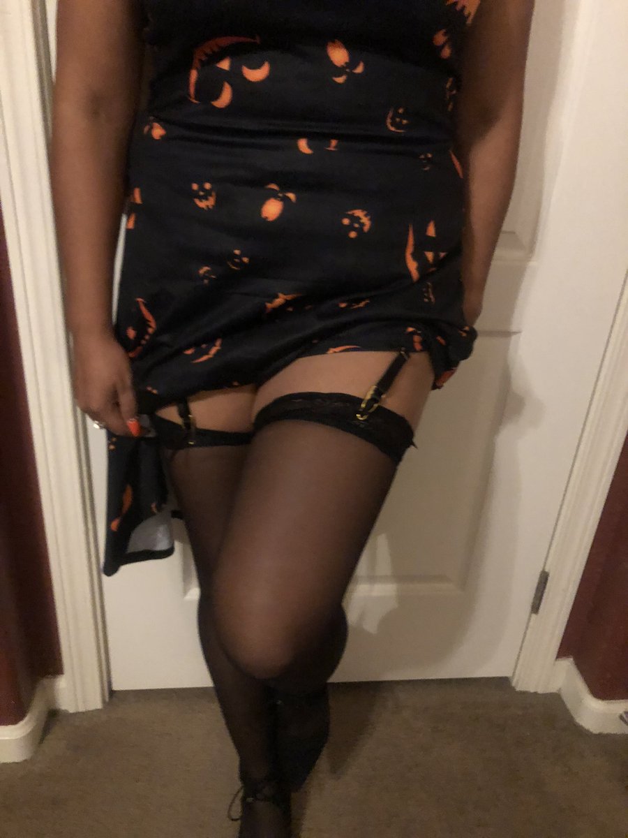BigTwig01's tweet photo. Wife was ready for Halloween fun #stockings https://t.co/aZVUKcDgZK