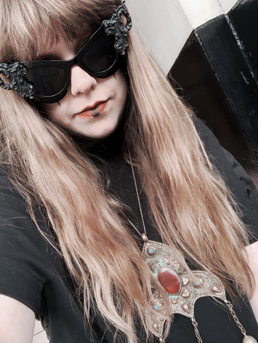 Specs by <a href="/pearlsandswine/">Bink Neptune</a> &amp; an old wall hanging wind twinkler I turned into a necklace 👌😄