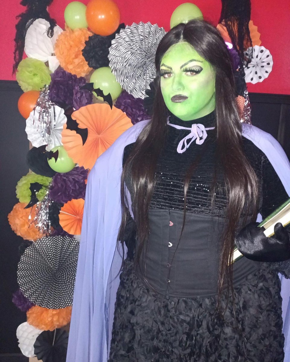 PattiLubone's tweet photo. Being green for two days makes me very sympathetic for @JessicaVosk @StephanieJBlock and all the other green girlies! https://t.co/z0N8xlK9wP