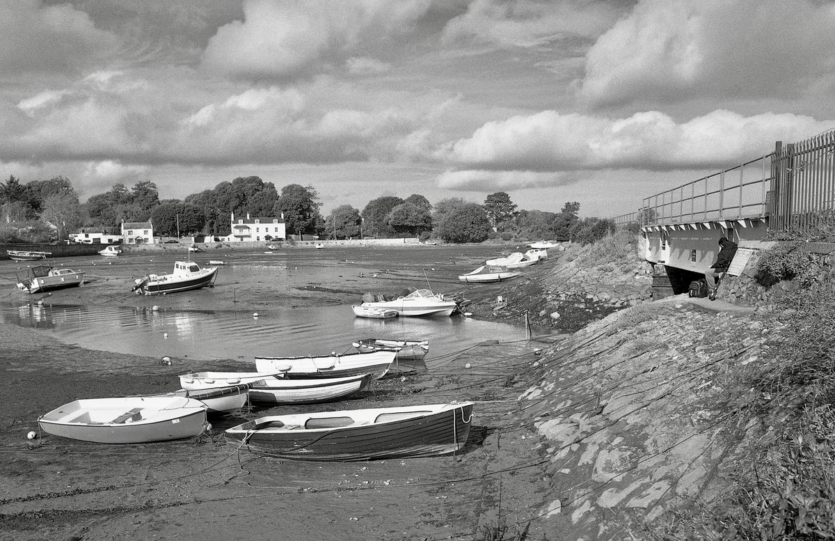 leestevens4's tweet photo. Lovely Cockwood on the River Exe.
#SouthDevon.
#Dawlish.#believeinfilm.
#FujiFilmGS645W.#IlfordHp5.
#BelliniHC. https://t.co/3G0bnczoKy