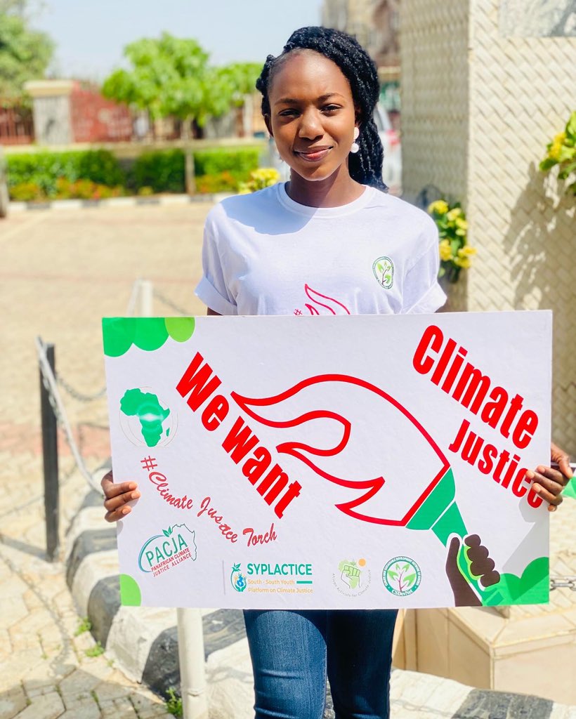 MariaOLASUKANMI's tweet photo. The #ClimateJusticeTorch campaign. 
At COP27, which kicks off next week in Sharm El-sheikh, actions and  conversations around #climateJustice promises to be broader and immediate as the minister of environment, Barr. Mohammed H. Abdullahi, assured that our voices will be heard. https://t.co/Njq6XAW7NF