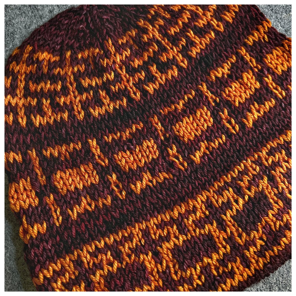 Petirrojo57's tweet image. Done! Hat number 50 for this year’s @HatsforSailors #knitting project marks the end of my contributions for 2022. This is from #AliceStarmore’s book ‘Charts for Color Knitting’ &amp;amp; uses @MalabrigoYarn Rios in Cumparsita &amp;amp; Sunset #strandedknitting