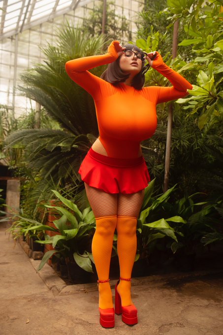 1 pic. Happy Halloween 🎃 🎃🎃
I’m looking like a Velma from cartoon movie Scooby Doo🧡🧡🧡
Find more of that