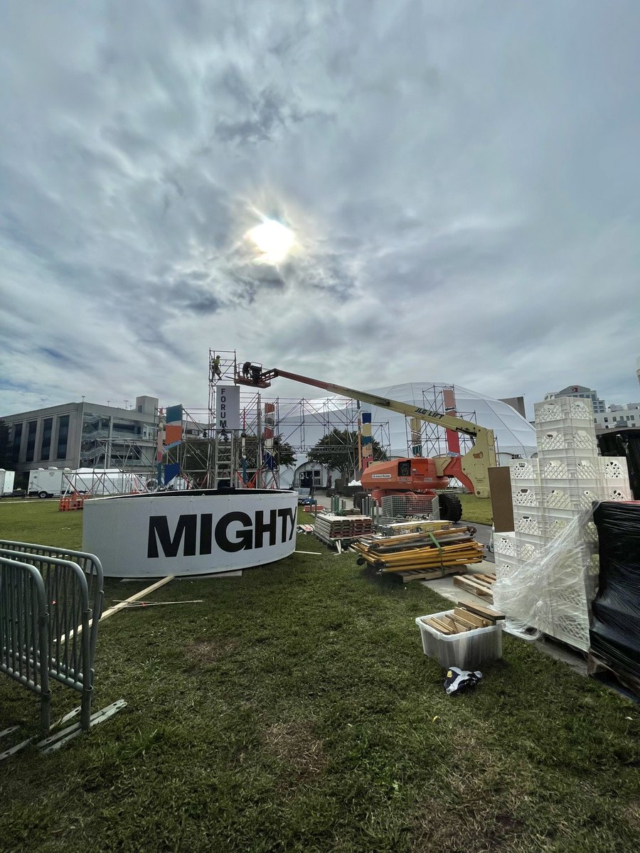 NorfolkVA's tweet photo. Get ready to dream, #NorfolkVA! We are ONE day away @Pharrell's @mightydreamco Forum – the 1st-of-its-kind gathering designed to facilitate idea exchange, networking, &amp; progressive conversation about matters of diversity, equity &amp; inclusion from Nov. 1-3.
https://t.co/FTOKTgYnU6 https://t.co/yygNZ7U2gE