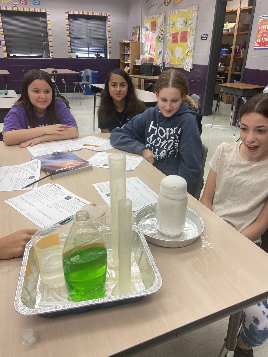 Hocus Pocus Potion Lab! Fun preview for our physical science benchmarks coming up! <a href="/RRMSRoyalKnight/">RRMS</a> #WeAreRoyal