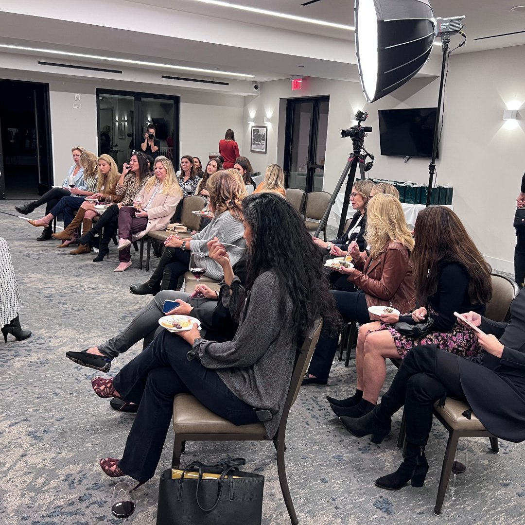 pakaloh's tweet photo. What a powerful event bringing together women founders and funders hosted by @foundedseries at @griffinclub. @Pakaloh was proud to be involved. Hearing the stories of other women in business motivates and inspires us.
. https://t.co/56KejfTPcu