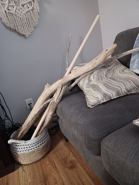 kblair006's tweet photo. Meet my macrame stick collection. I have collected this wood from various walks and plan to utilize them in my macrame wall hangings #aetsustychallenge https://t.co/Cp7vlOUFBJ