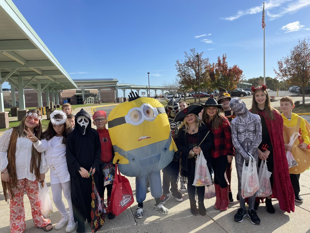 modonnell5i's tweet photo. 5I had a blast at Trunk or Treat👻🎃@INT_PRINCIPAL @KrDucker @StaffordTwpEd https://t.co/cF44QhNv5V