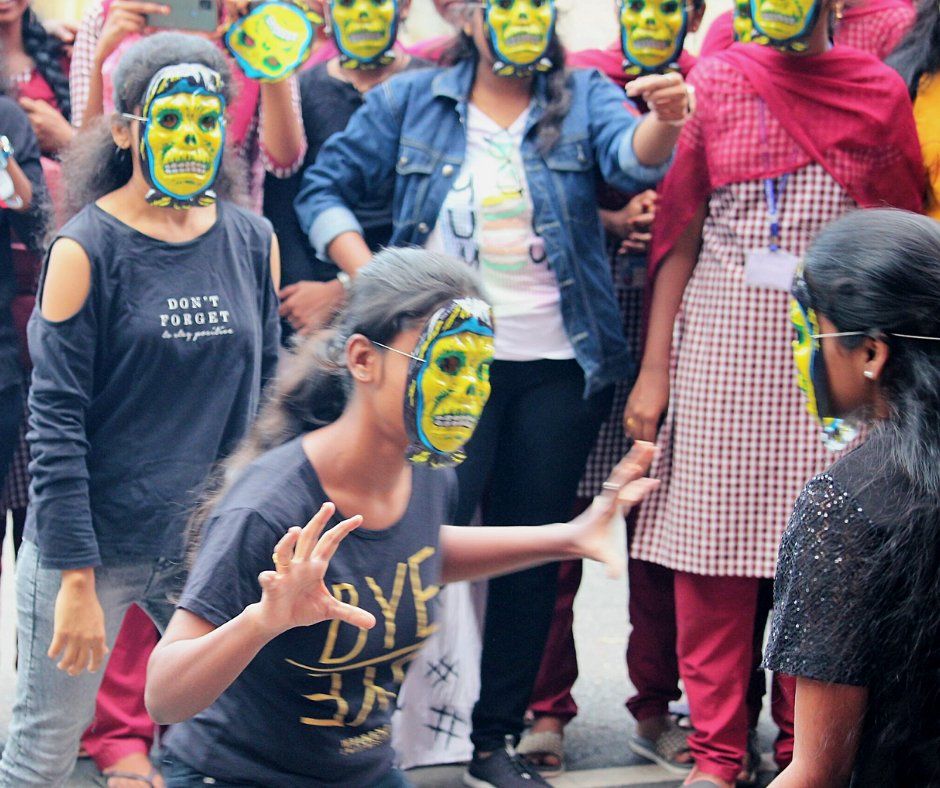 ELPrograms's tweet photo. In #India, #ELFellow Shannon Smith helped teachers and students with the English Access Microscholarship Program create a flash mob and a pumpkin decorating contest for Halloween. 

#HappyHalloween from English Language Programs!

#LifeofaFellow #ExchangeOurWorld https://t.co/mauBwKibgQ