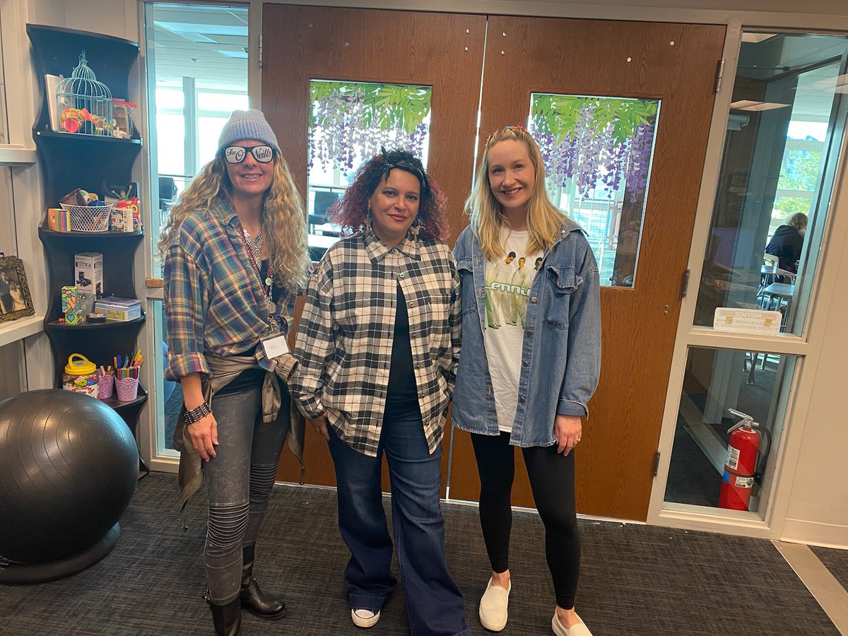 #BectonsBest Happy Halloween from Becton!!🧡🎃🧡🎃🧡🎃 
CST staff sporting 90’s fashion