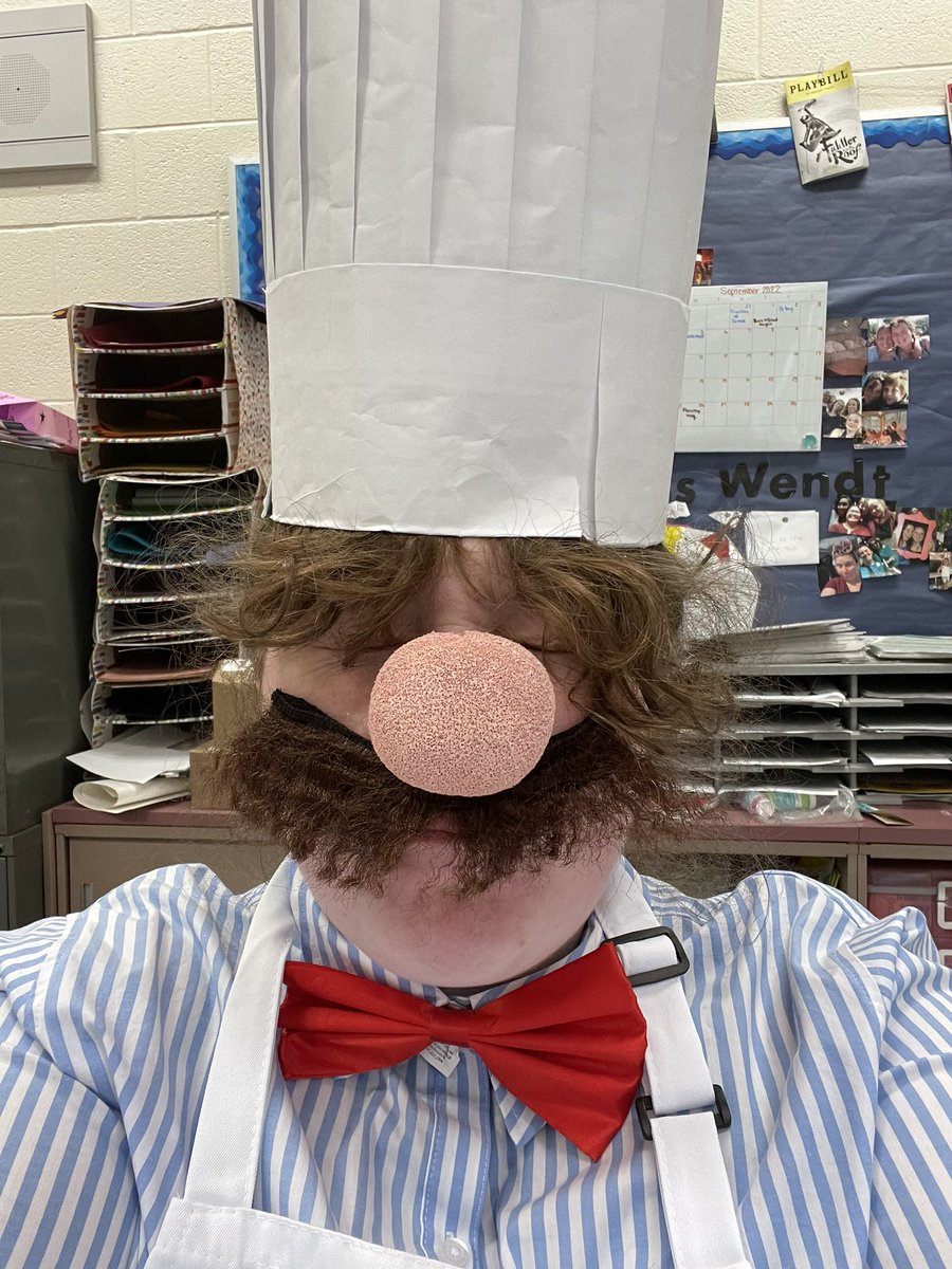 MusicWendt's tweet photo. Happy Halloween Harmony! 👩🏼‍🍳🎃🍭 https://t.co/bATv6tnpoC