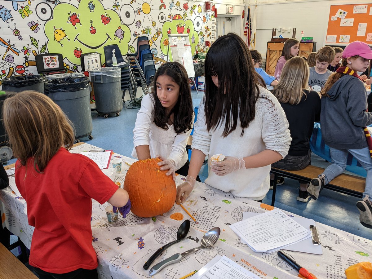 Wayland_LS's tweet photo. 4th Grade Pumpkinology! Always a special day at Loker School! #LokerPRIDE https://t.co/OWW7QHIDeQ