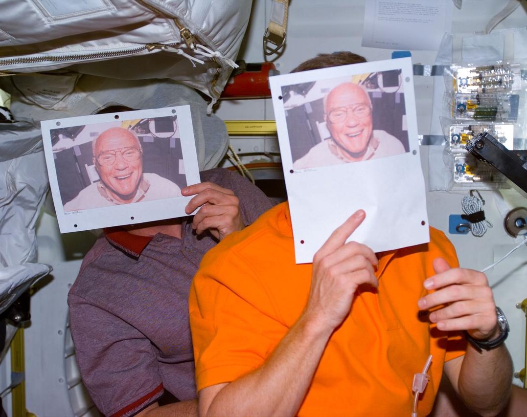 Trick or treat! More astronaut #Halloween fun, this time featuring John Glenn and John Glenn! On Halloween 1998, STS-95 astronauts Steven Lindsay and Curtis Brown on Space Shuttle Discovery dressed up as their crewmate, Senator John Glenn.