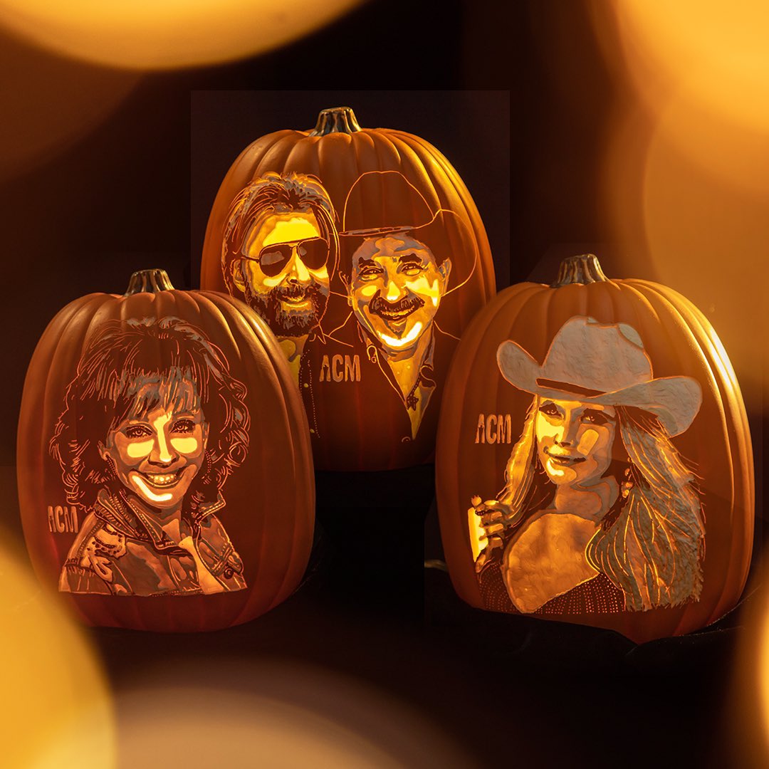 Now that's #SquashGoals 🎃 Thanks for playing along to #ACMguessthatpumpkin and a very special thanks to @thepumpkingeek for these incredible pumpkin carvings #HappyHalloween