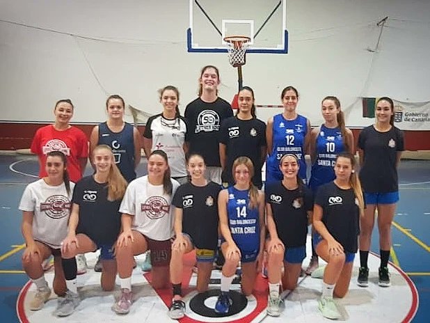FCBaloncesto's tweet photo. 🇮🇨 Preselecciones #Canarias100x100
🏋🏻 Entrenamientos infantil y cadete

🖼️ https://t.co/H26tE6btRi

🏆🇪🇸 #RoadToKDTINF2023 https://t.co/JcRfu8qvXB
