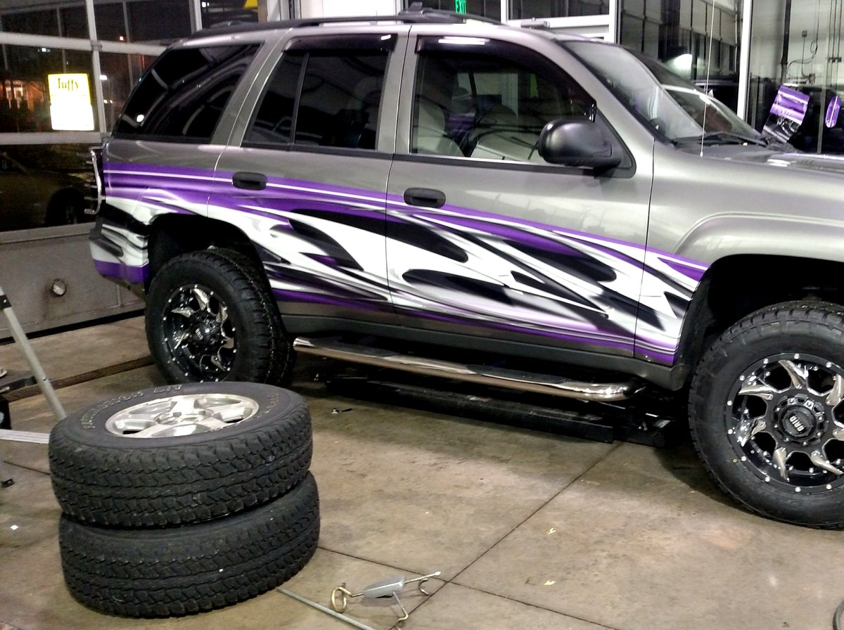 auto_tuffy's tweet photo. If you're looking for a flat tire fix or a brand new set of all-season tires, Tuffy Tire &amp; Auto Service in Lake in the Hills is your best bet! 😉👨‍🔧

Give us a call! Contact details here at https://t.co/6o6DN7k5T2
#tuffyautoandservice  #tuffyauto #service #autorepair #tires https://t.co/rLaPvEPR0M