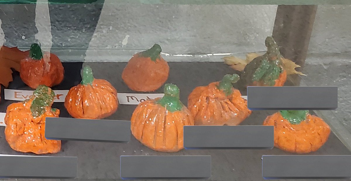 angie_479's tweet photo. When you miss a day of making pumpkins so your teacher makes one for you 🥰
My second kid to miss this lesson 4 years apart, they still come home with a pumpkin. 💕  thank you @PohlHope @LakeRidgeES https://t.co/I4Fw12vnO5