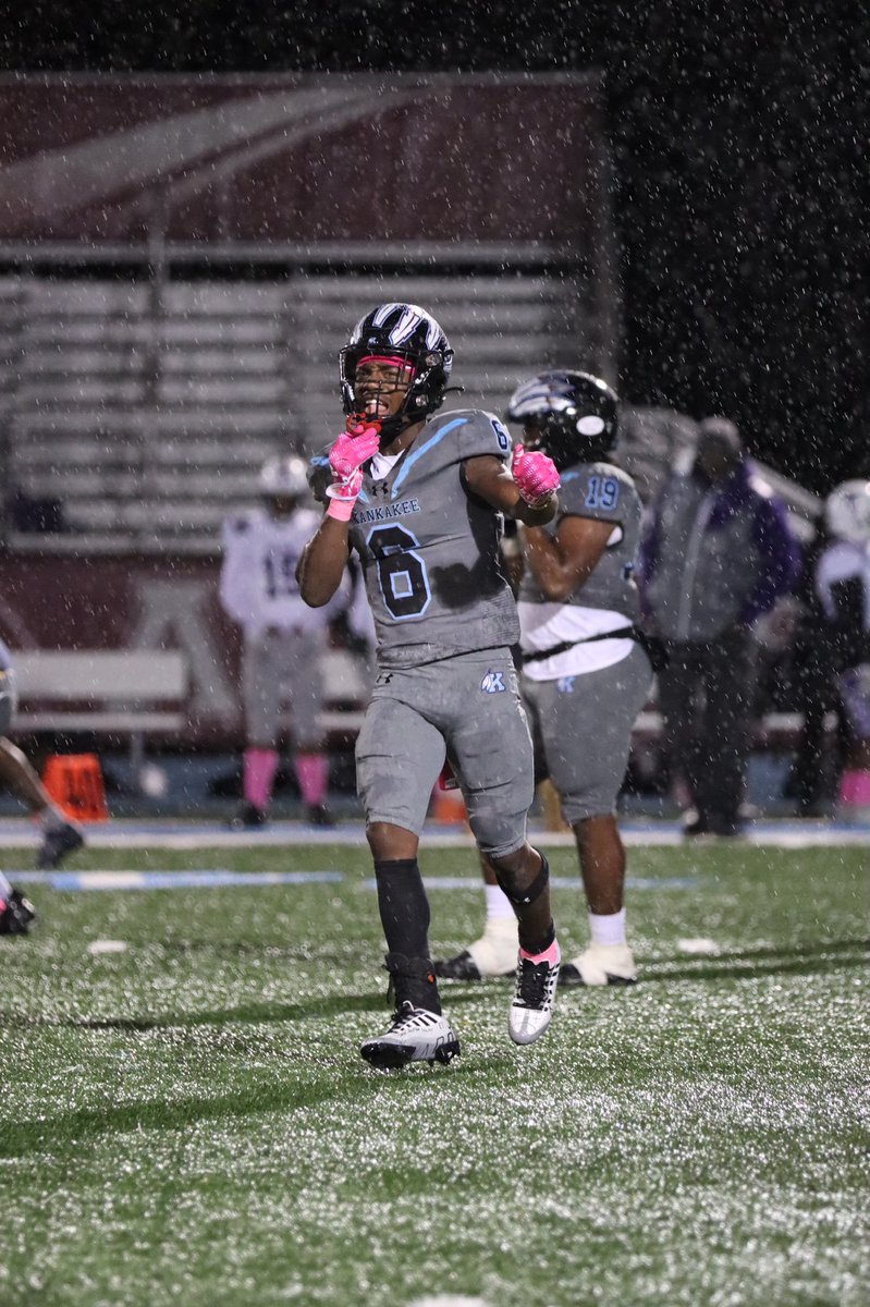 CoachHartJHS's tweet photo. O MVP for week 1 playoff vs Mt Vernon: 
Karson King- Karson had 6 catches for 61yds, made some key blocks, and completed a big pass in the second half @KankakeeFB #K3VE https://t.co/BC4beBnwcr
